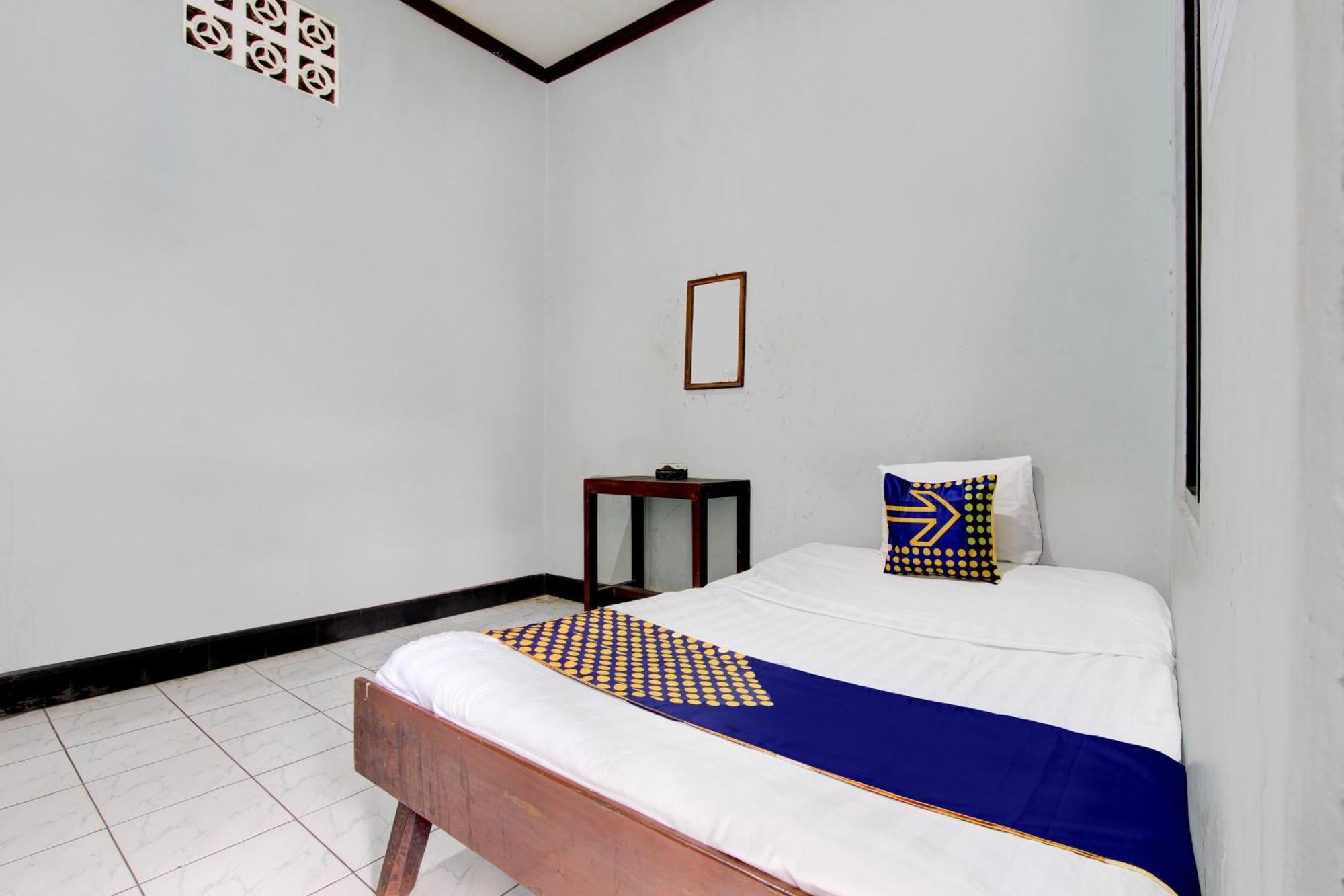 Spot On 94085 Hotel Agung Пурвокерто Екстериор снимка