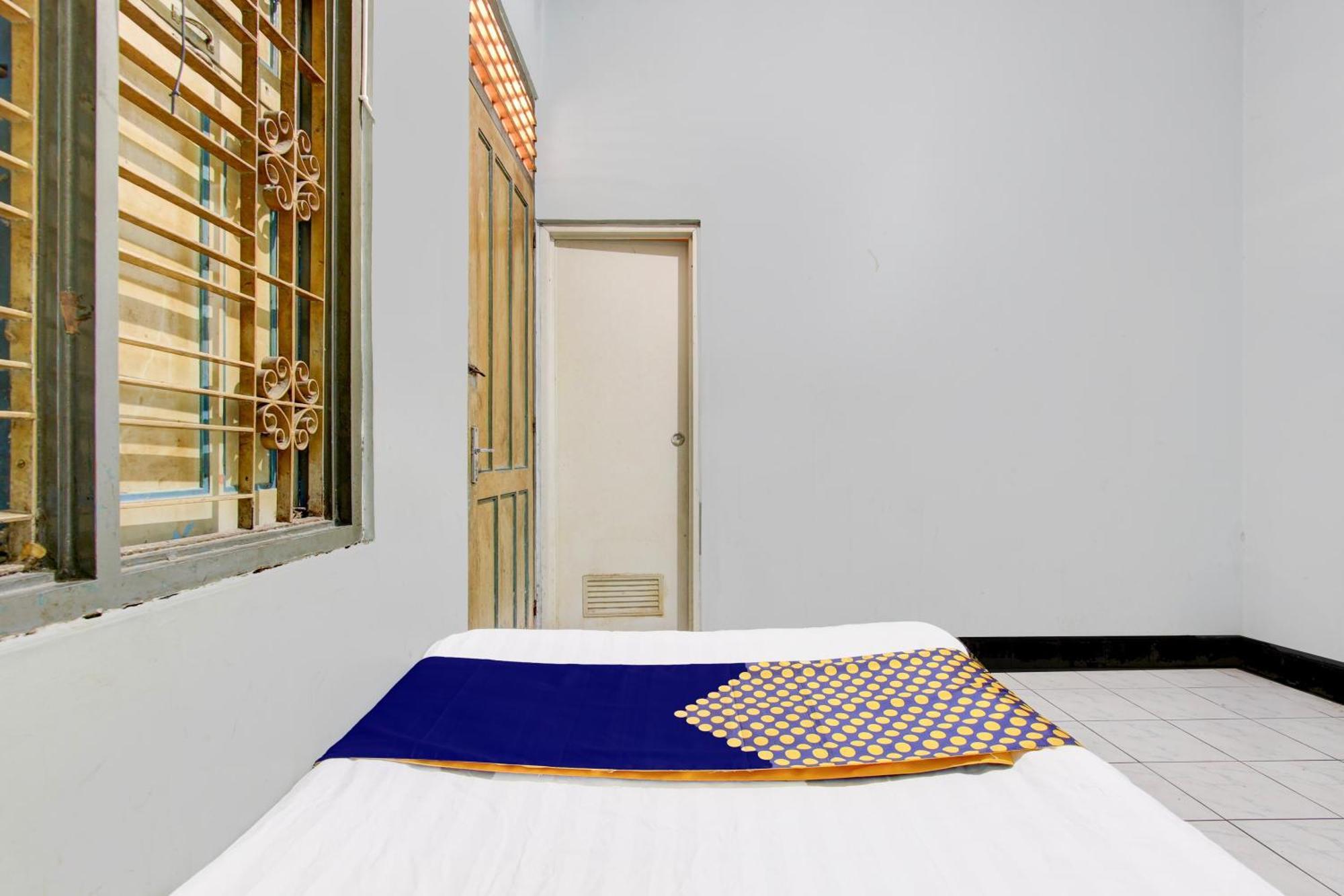 Spot On 94085 Hotel Agung Пурвокерто Екстериор снимка