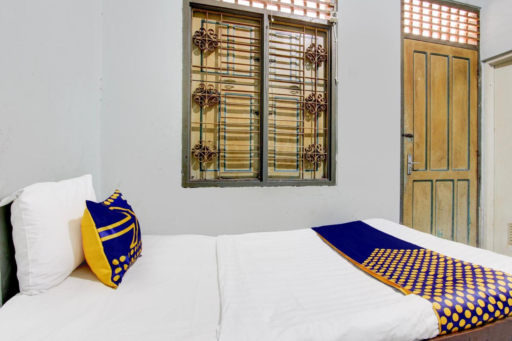 Spot On 94085 Hotel Agung Пурвокерто Екстериор снимка